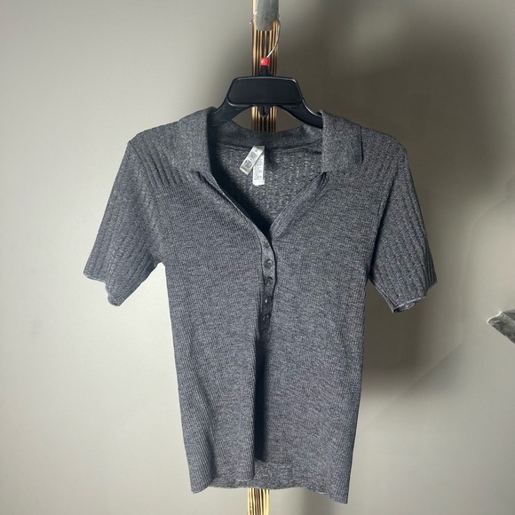 Athleta Ribbed Collared Button Front Top Size Medium - Picture 2 of 6